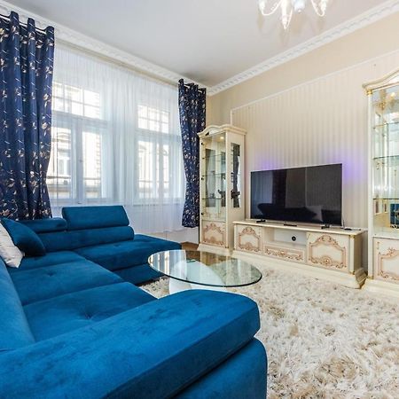 Prostorny Tripokojovy Apartman U Nabrezi Vltavy Apartman Prága Kültér fotó
