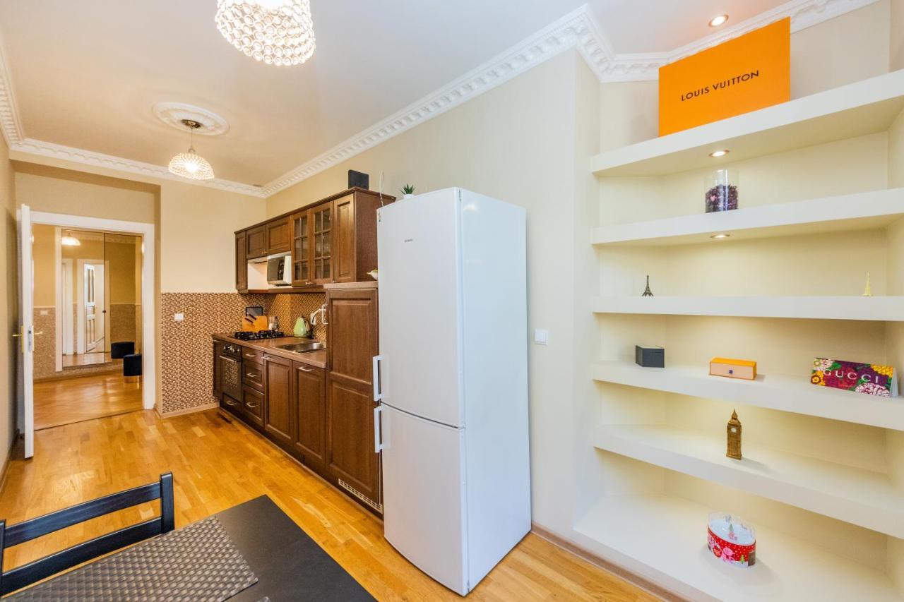Prostorny Tripokojovy Apartman U Nabrezi Vltavy Apartman Prága Kültér fotó